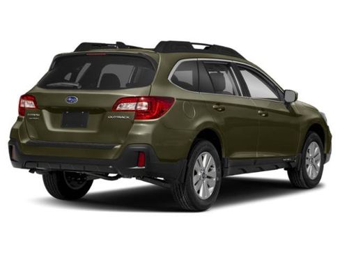 Used 2018 Subaru Outback 2.5i Touring AWD/4WD image 2