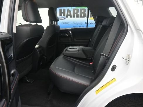 Used 2024 Toyota 4Runner TRD Off-Road Premium image 9