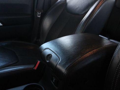 Used 2015 Jeep Wrangler Unlimited Sahara AWD/4WD image 15