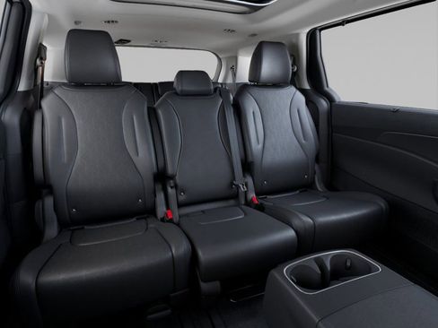 New 2026 Kia Carnival SX w/ SX Dark Edition Package FWD image 16