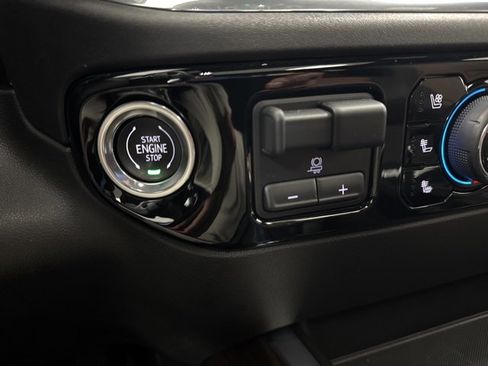 Used 2024 Chevrolet Silverado 1500 High Country w/ High Country Premium Package image 17