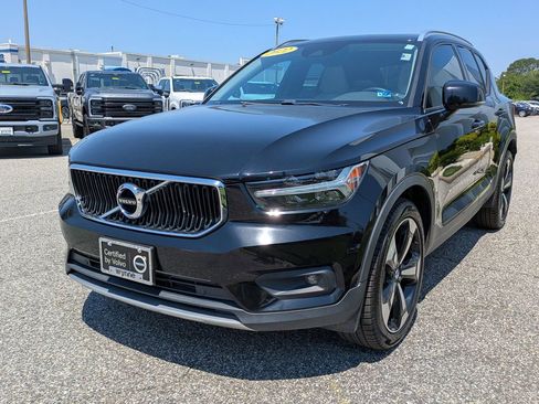 Certified 2022 Volvo XC40 T4 Momentum FWD image 8