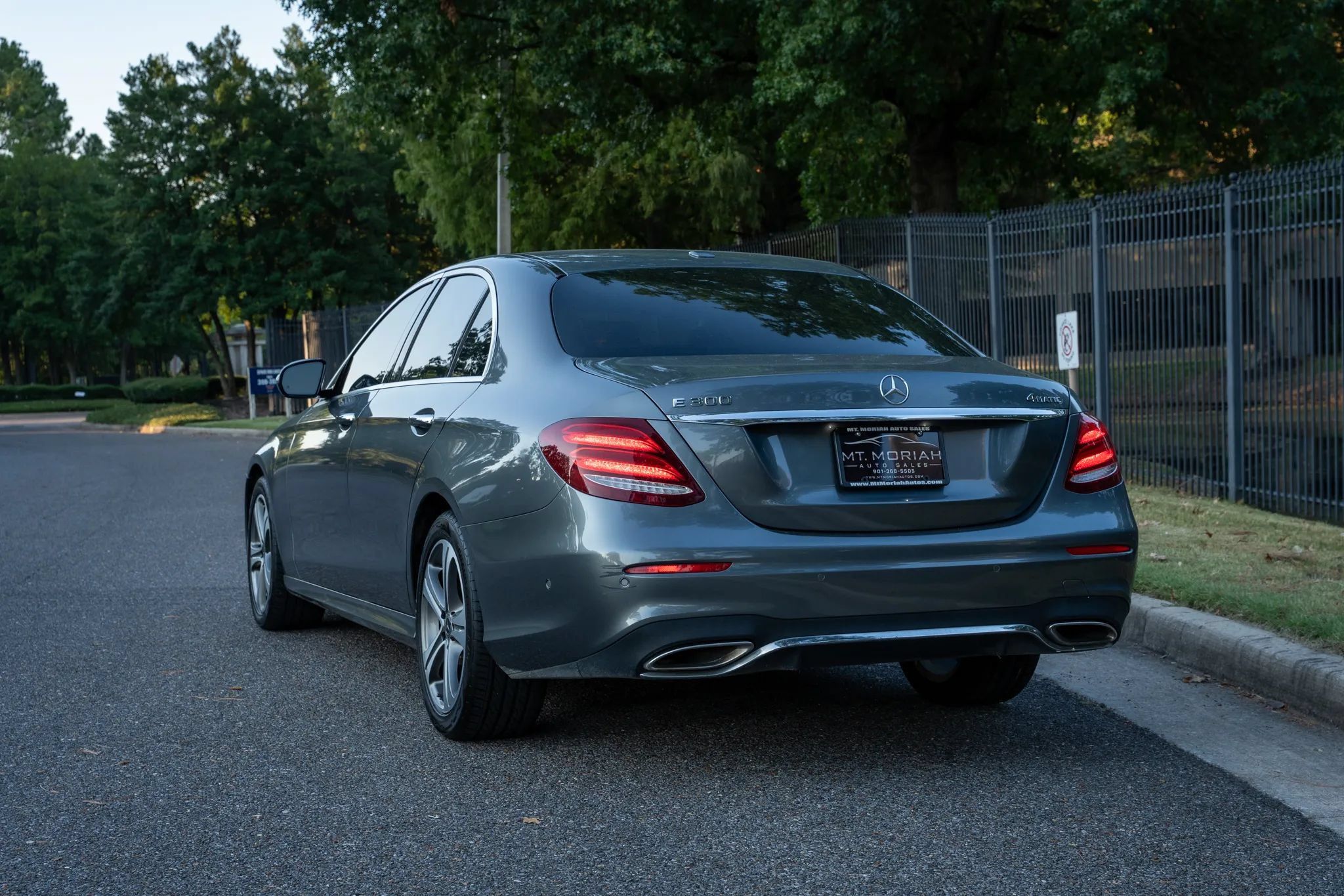 Used 2018 Mercedes-Benz E 300 4MATIC image 7