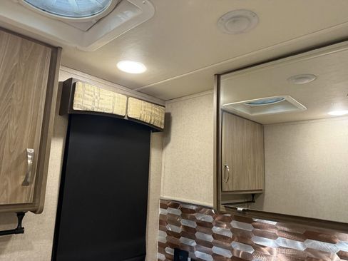 Used 2017 Ford E-450 and Econoline 450 Super Duty w/ Motorhome Prep Package RWD image 66