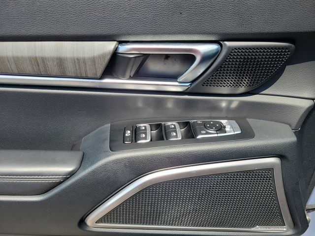 Used 2024 Kia Telluride EX w/ EX Captain's Chair Package FWD image 16