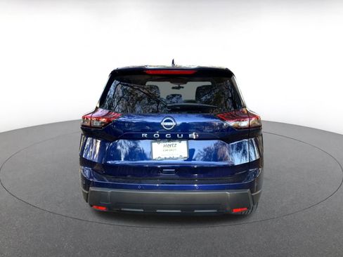 Used 2025 Nissan Rogue SV image 6