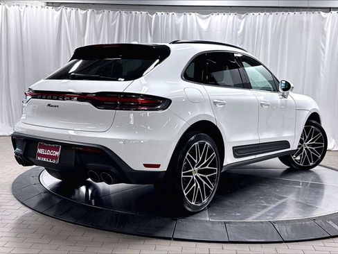 Used 2026 Porsche Macan AWD/4WD image 9