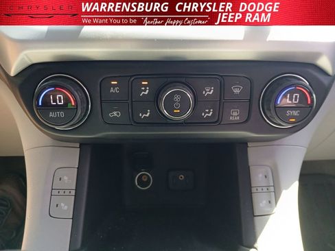 Used 2019 GMC Acadia SLT FWD image 24