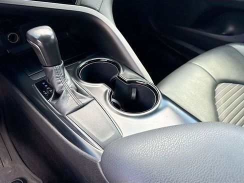 Used 2020 Toyota Camry SE FWD image 15