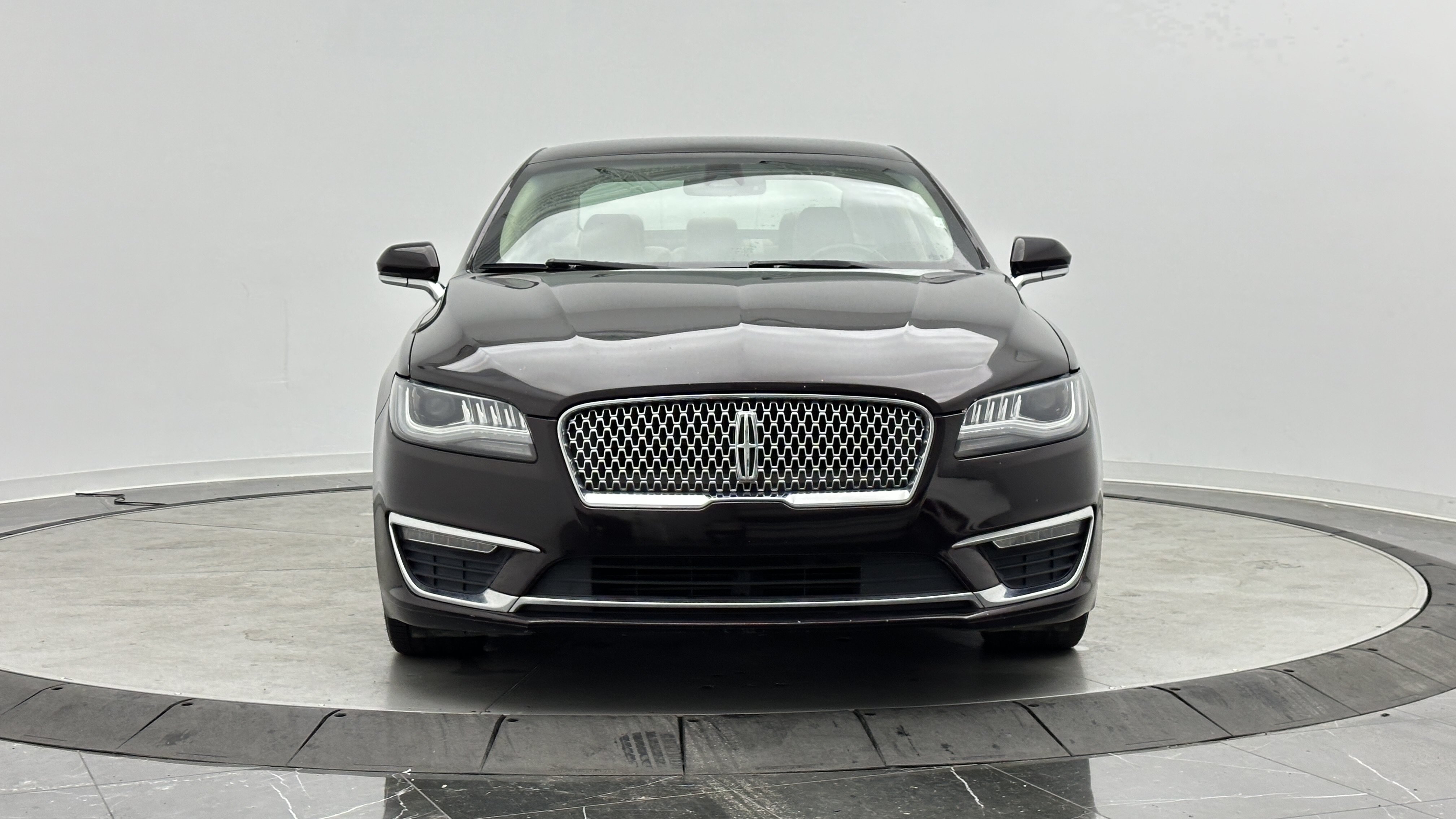 Used 2020 Lincoln MKZ FWD image 2
