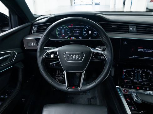 Used 2022 Audi e-tron S Prestige w/ Prestige Package image 12