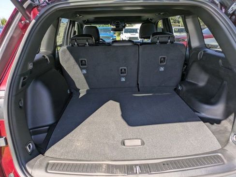 New 2025 Jeep Grand Cherokee Altitude image 12