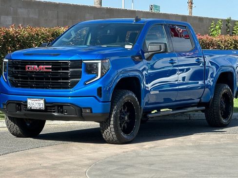 Used 2023 GMC Sierra 1500 Elevation w/ X31 Off-Road Package AWD/4WD image 8