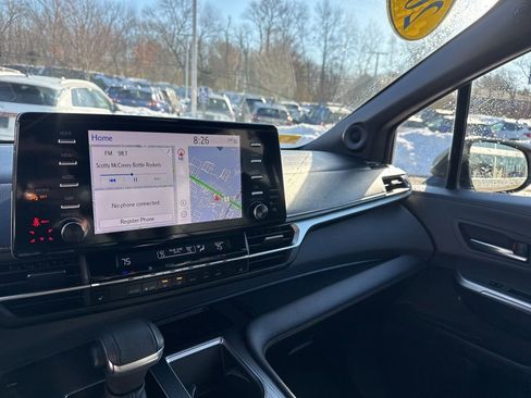 Used 2023 Toyota Sienna XLE Woodland Edition image 16