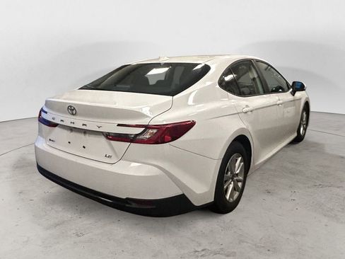 Used 2025 Toyota Camry LE FWD image 5