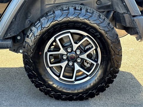 Used 2024 Jeep Wrangler Unlimited Rubicon image 7