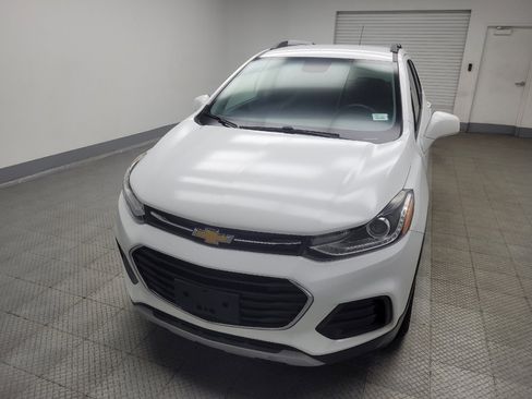 Used 2020 Chevrolet Trax LT w/ LT Convenience Package image 15