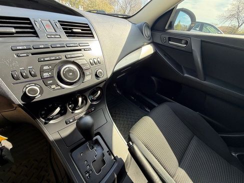 Used 2012 MAZDA MAZDA3 i Sport FWD image 25