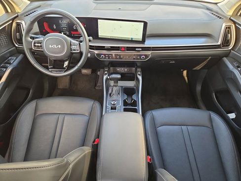 Used 2025 Kia Sorento S w/ Panoramic Sunroof Package image 16
