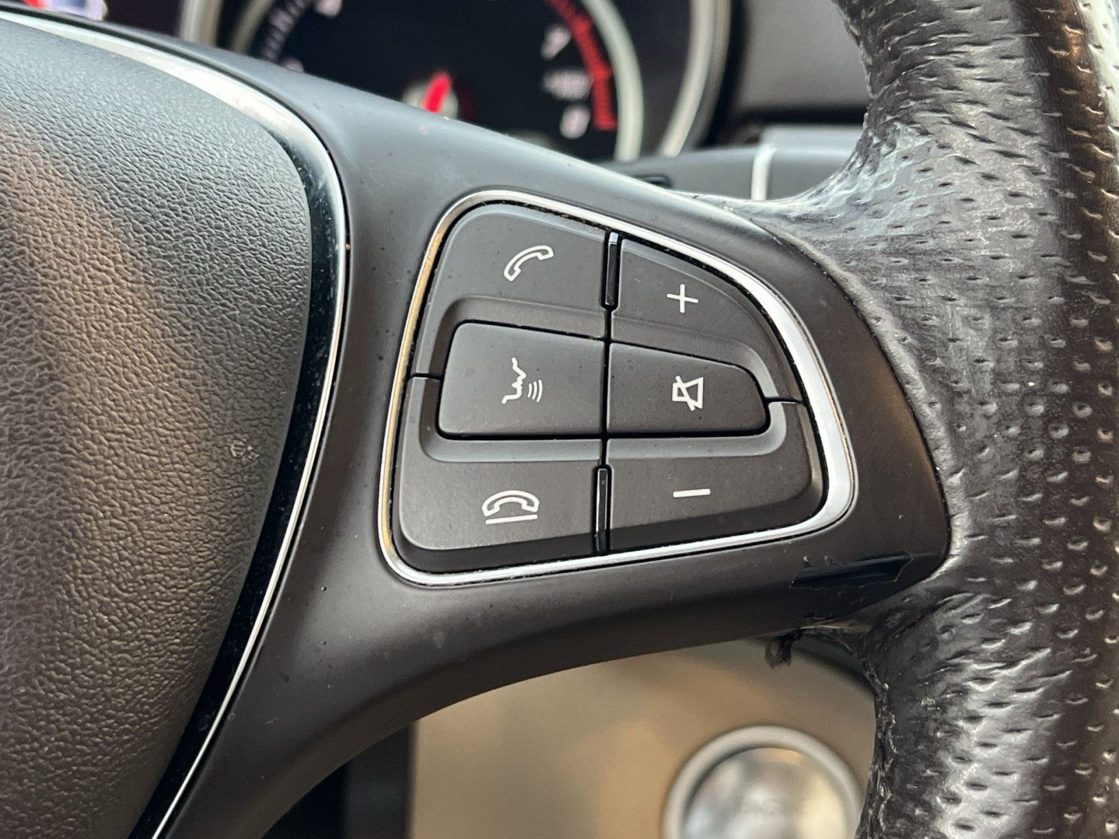Used 2018 Mercedes-Benz GLE 350 4MATIC image 37