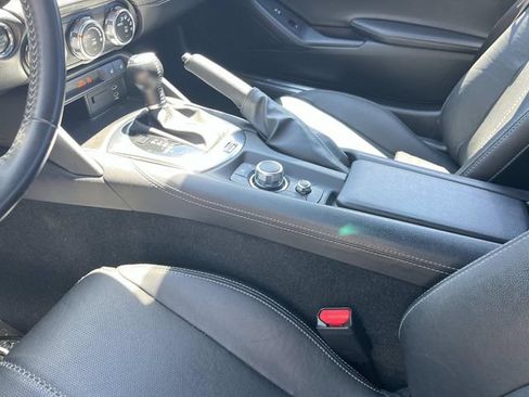 Used 2024 MAZDA MX-5 Miata Grand Touring w/ Weather Package RWD image 17