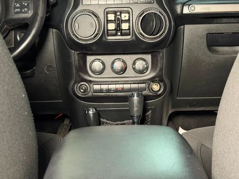 Used 2018 Jeep Wrangler Unlimited Sport S AWD/4WD image 18