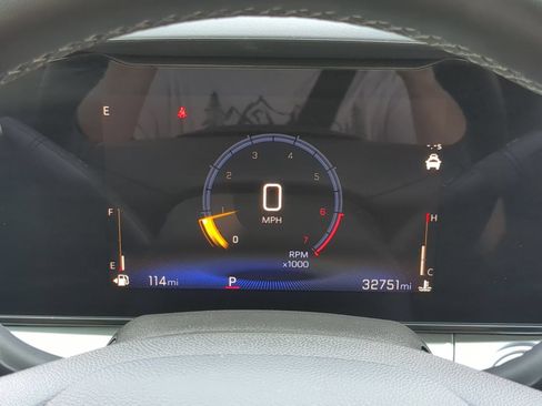 Used 2024 Chevrolet Trax LT w/ Driver Confidence Package FWD image 19
