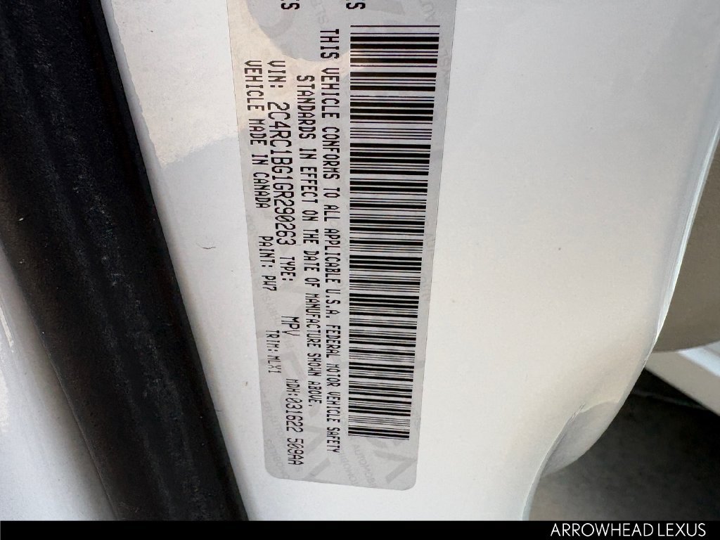 Used 2016 Chrysler Town & Country Touring FWD image 15
