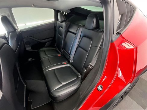 Used 2023 Tesla Model Y Long Range AWD/4WD image 17