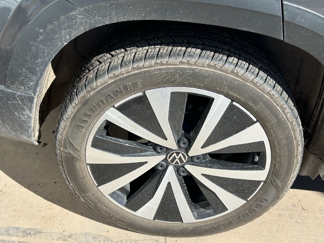 Used 2024 Volkswagen Taos SE FWD image 8