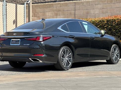 Certified 2024 Lexus ES 350 w/ Premium Package FWD image 4