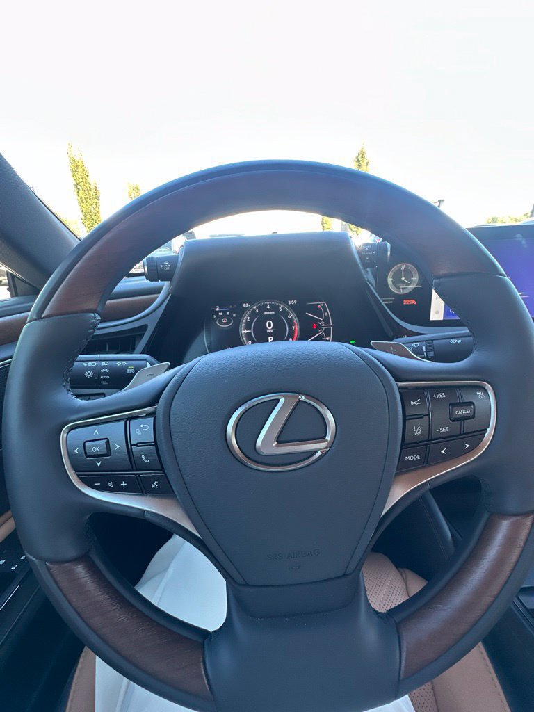Certified 2025 Lexus ES 350 Ultra Luxury FWD image 12