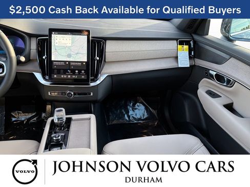 New 2026 Volvo XC90 T8 Plus image 9