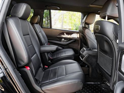 Used 2020 Mercedes-Benz GLS 450 4MATIC image 37