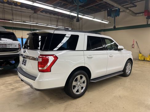 Used 2020 Ford Expedition XLT w/ Equipment Group 202A image 3