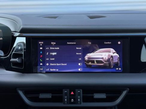 New 2025 Porsche Macan Electric RWD image 25