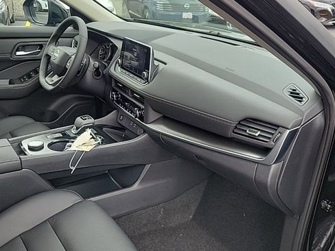 New 2026 Nissan Rogue SV w/ SV Premium Package image 28