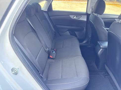Used 2019 Kia Forte LXS FWD image 14
