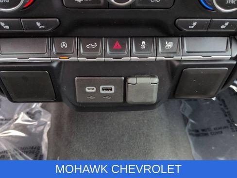 Used 2021 Chevrolet Silverado 1500 LT AWD/4WD image 35