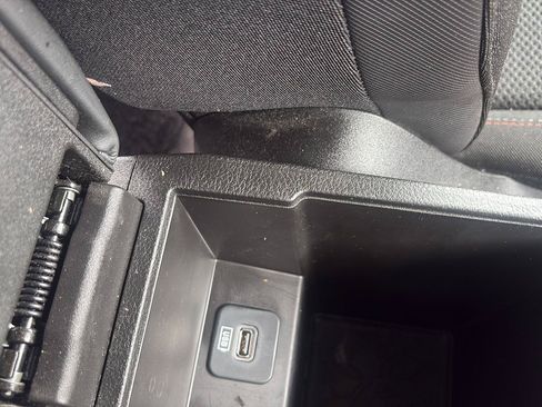 Used 2016 Jeep Renegade 75th Anniversary AWD/4WD image 19