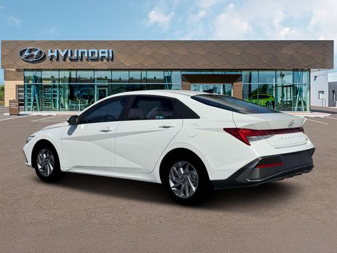 New 2026 Hyundai Elantra Hybrid FWD image 4