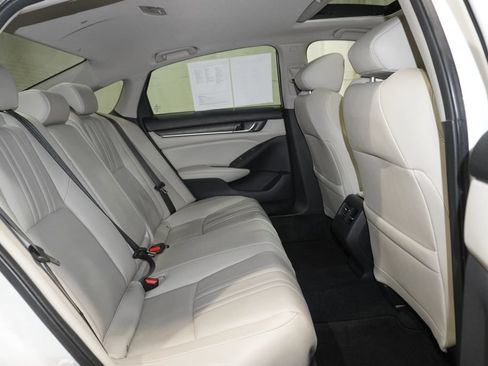 Used 2019 Honda Accord Touring image 14