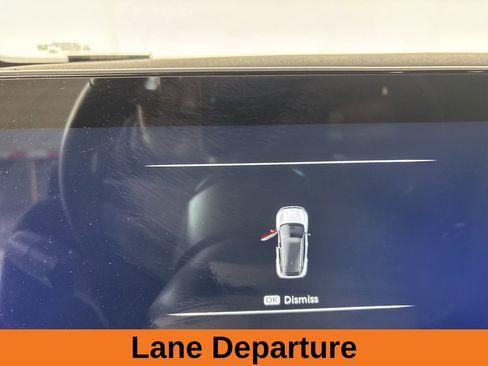 Used 2025 Nissan Kicks SR image 12