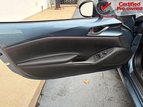 Used 2017 MAZDA MX-5 Miata RF Grand Touring RWD image 30