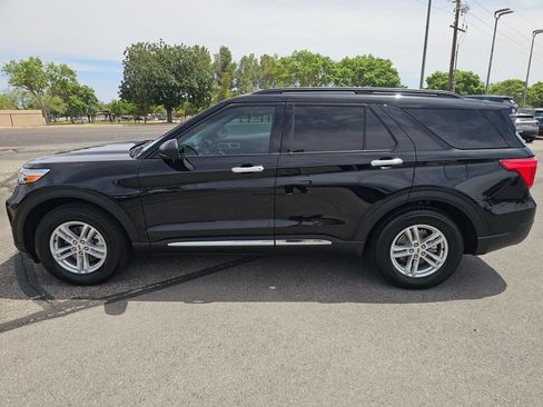 Used 2023 Ford Explorer XLT w/ Equipment Group 202A RWD image 2
