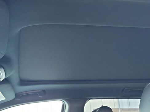 Used 2015 Jeep Grand Cherokee Overland RWD image 13
