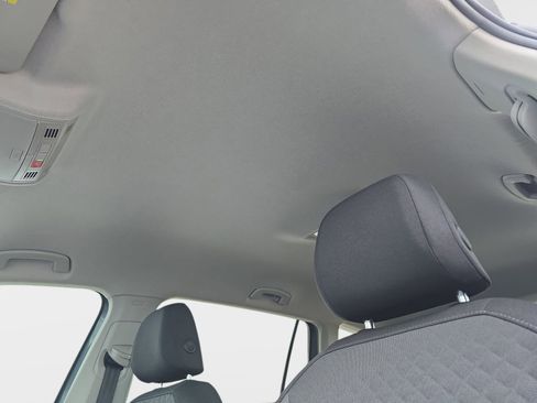 Used 2020 Volkswagen Tiguan S image 30