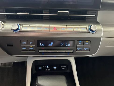 Used 2025 Hyundai Kona SEL AWD/4WD image 20