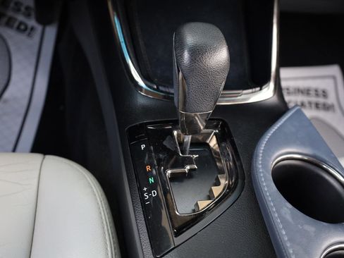 Used 2013 Toyota Avalon XLE FWD image 39