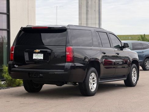 Used 2018 Chevrolet Suburban LT AWD/4WD image 4